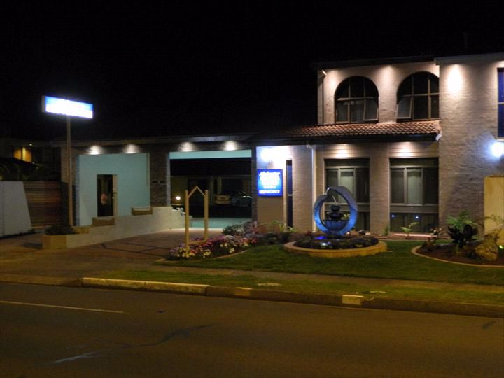 Alabaster Lodge Motor Inn