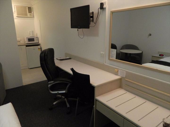 Alabaster Lodge Motor Inn - Image 5