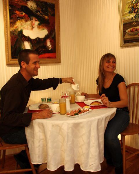 Astoria Retreat Bed and Breakfast - Image 2