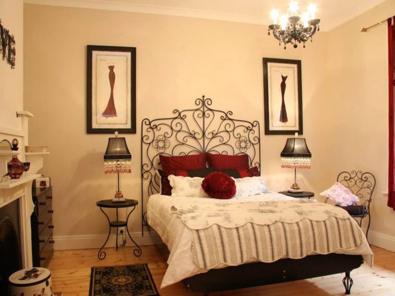 Azalea Cedar - Rose Bed and Breakfast