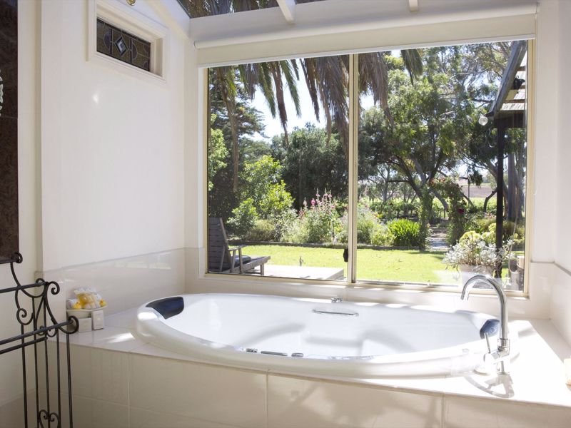 Azalea Cedar - Rose Bed and Breakfast - Image 3