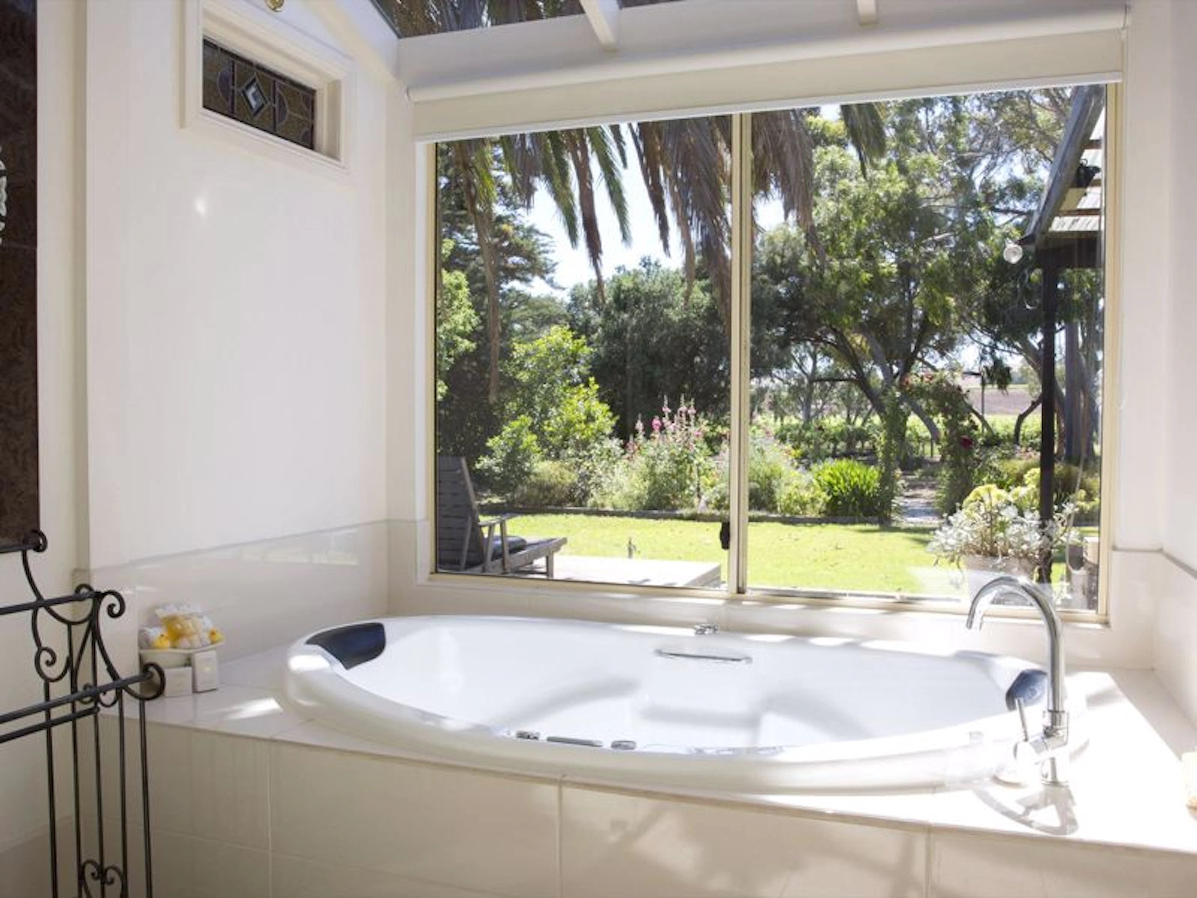 Azalea Cedar - Rose Bed and Breakfast - Image 3