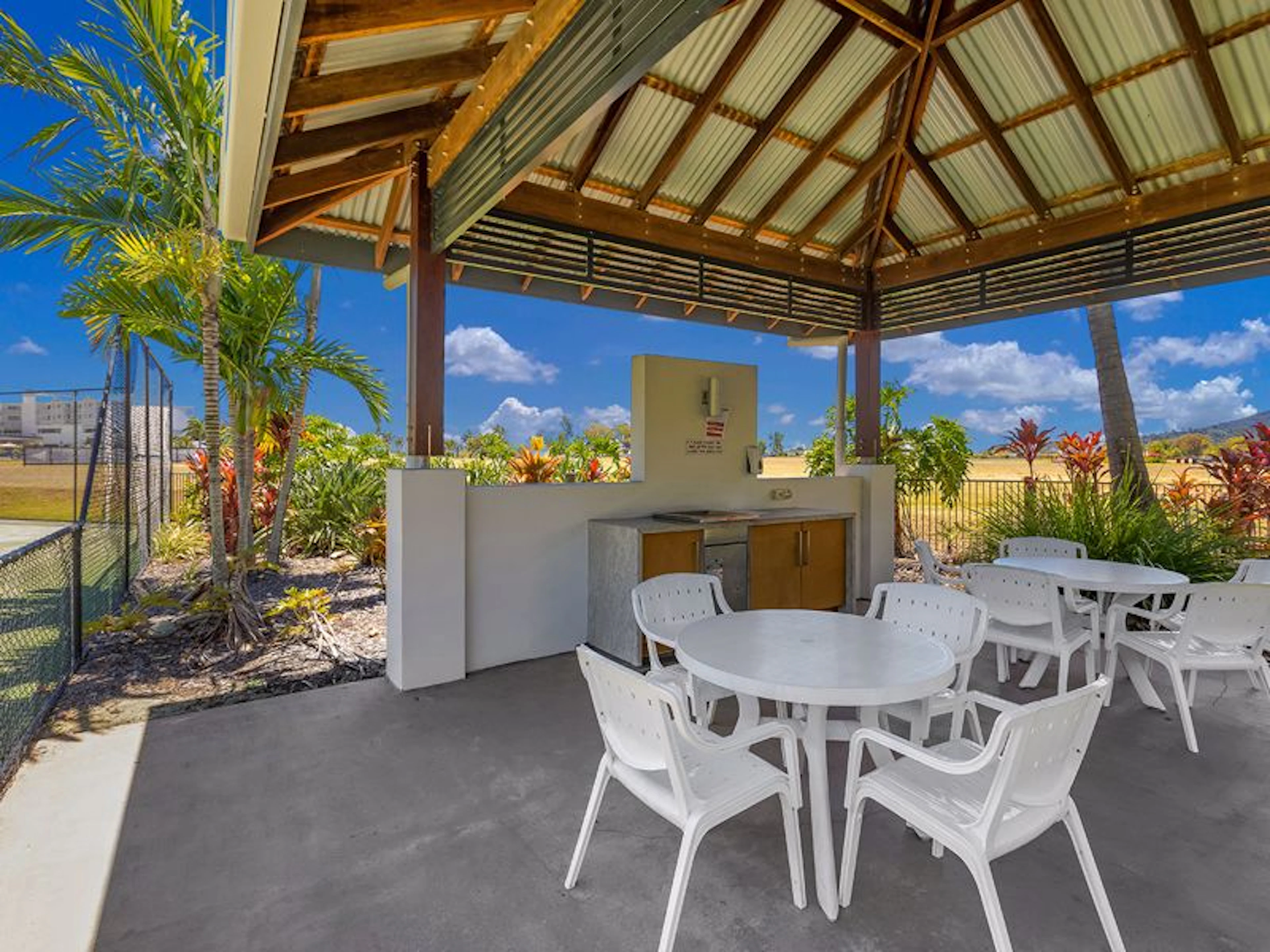 Boathouse Apartments - Image 4