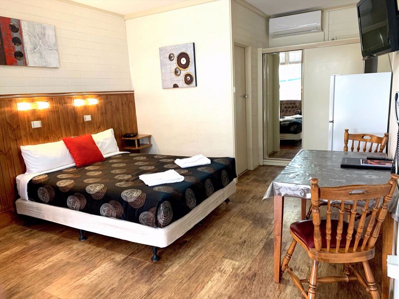 Central Motel - Image 2