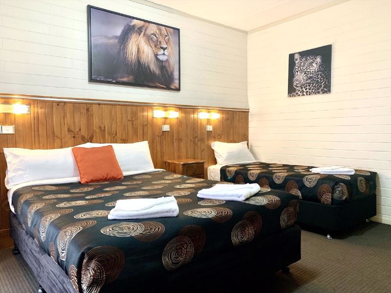 Central Motel - Image 4