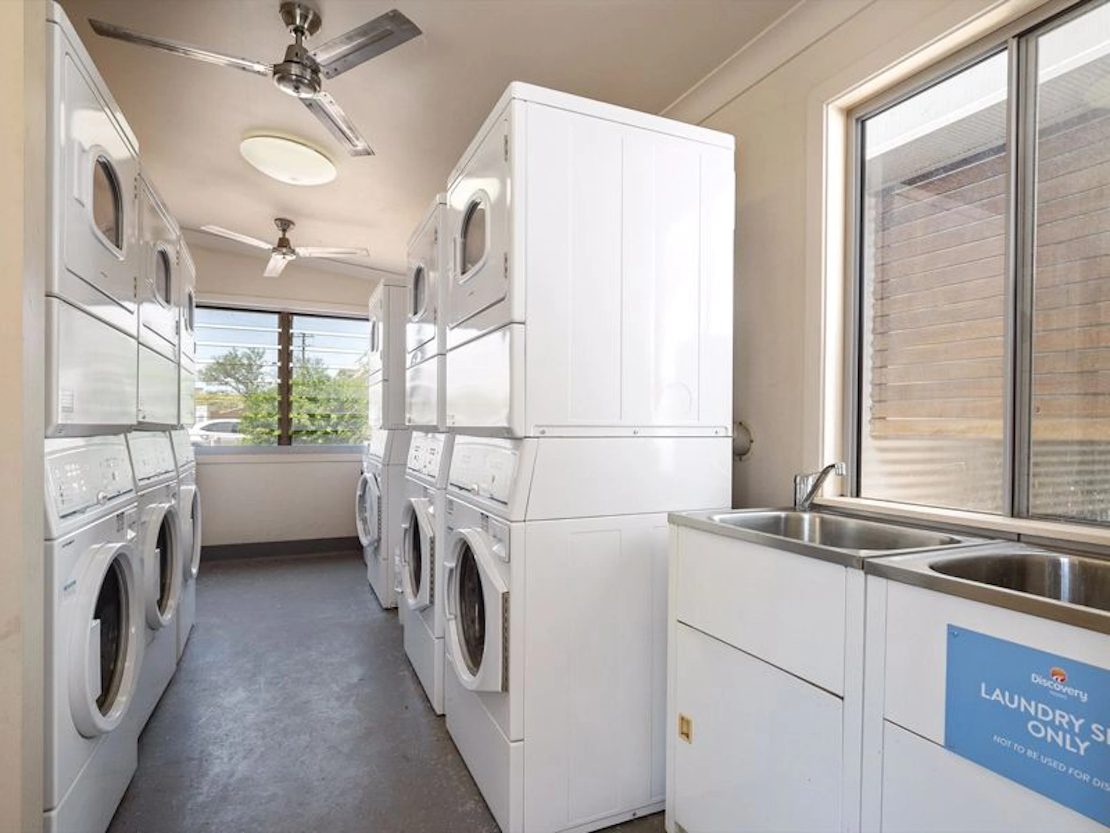 Cloncurry Caravan Park Oasis - Image 2