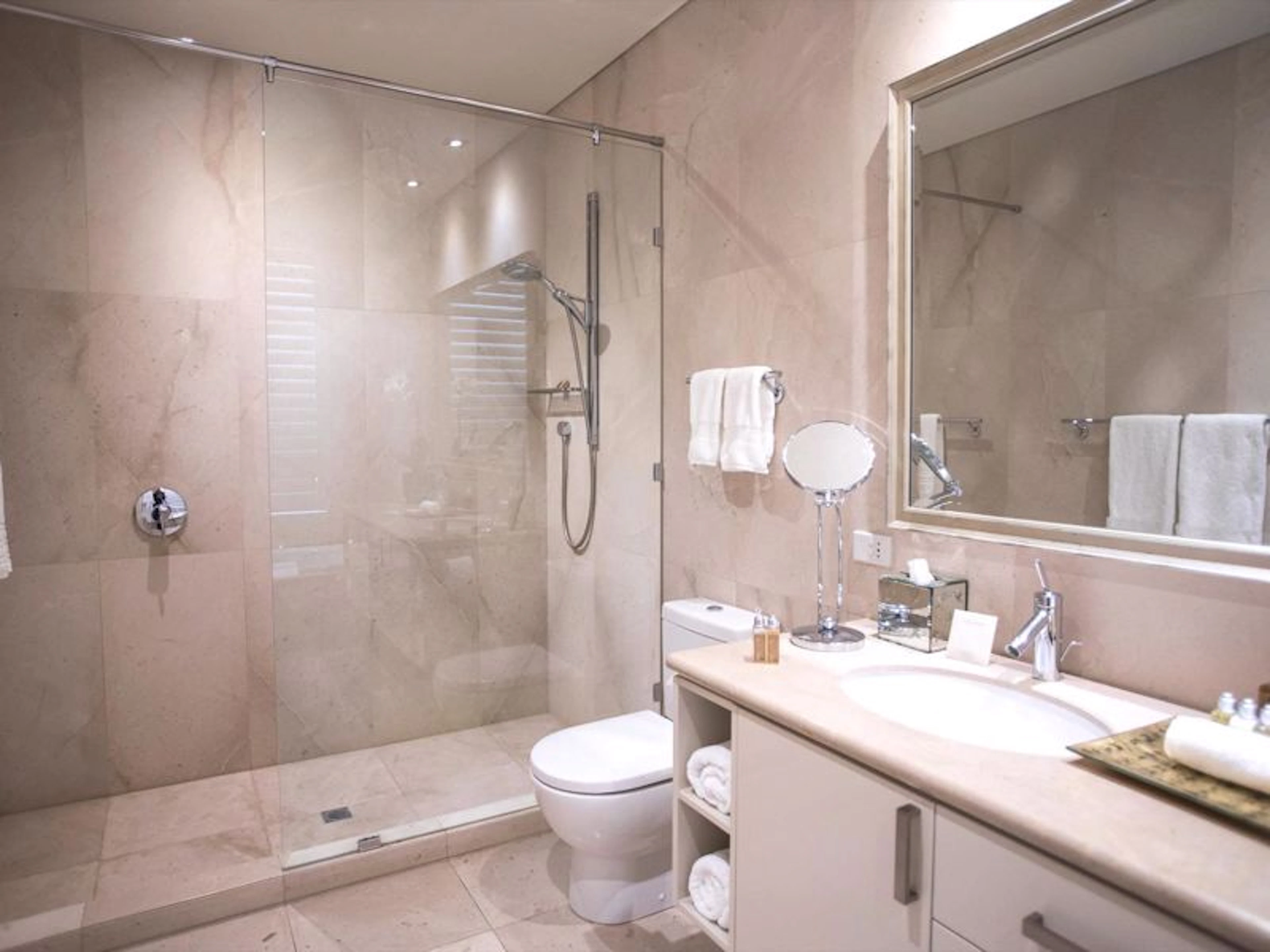 Constellation Apartments - Image 2