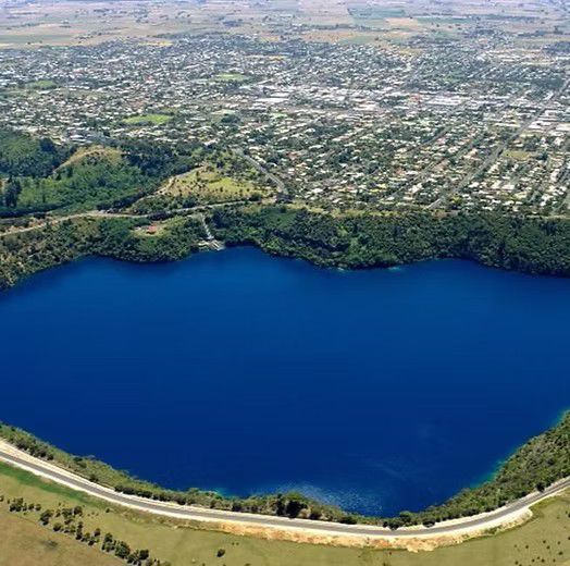 CP Tours and Charters - Image 5