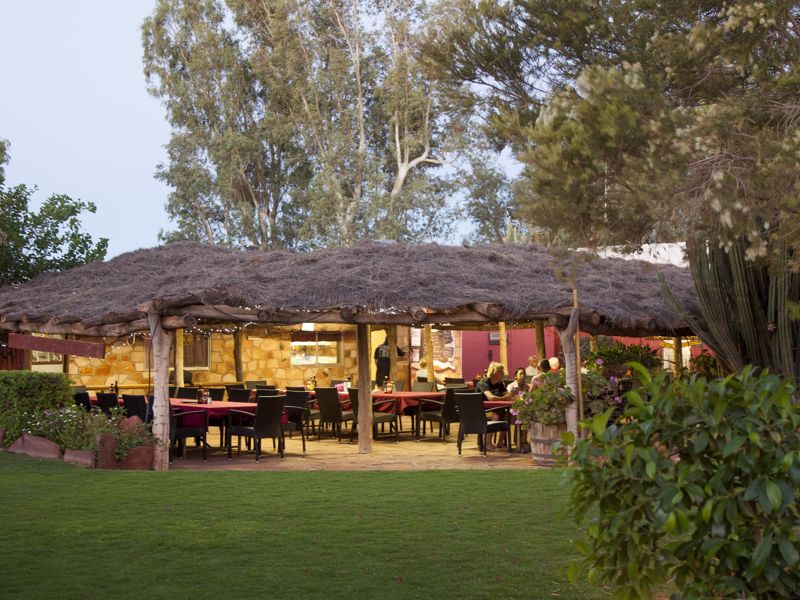 Curtin Springs Wayside Inn in Red Centre — photo 2