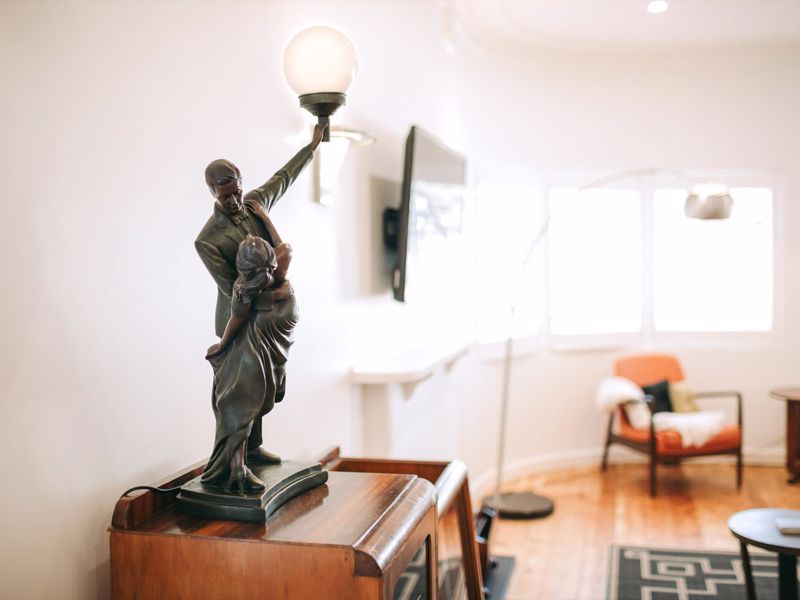 Deco Beach Luxury Apartments - Image 5