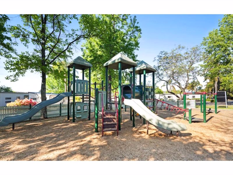 Discovery Parks Lake Hume Victoria - Image 4