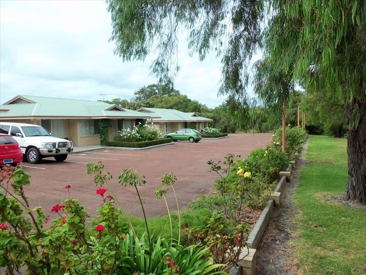 Emu Point Motel - Image 4