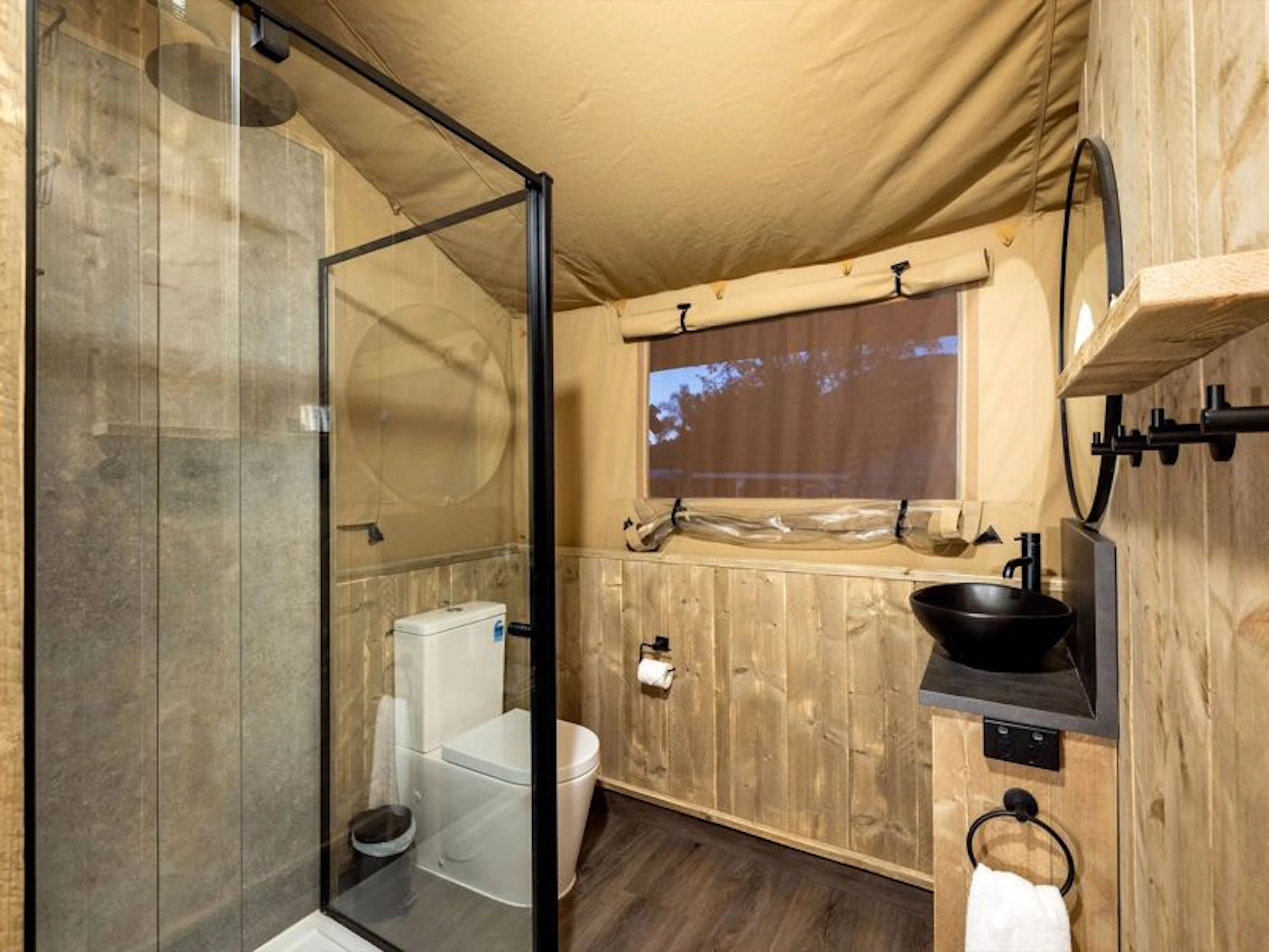 Esk Caravan Park & Brisbane Valley Rail Trail Motel & Glamping - Image 5