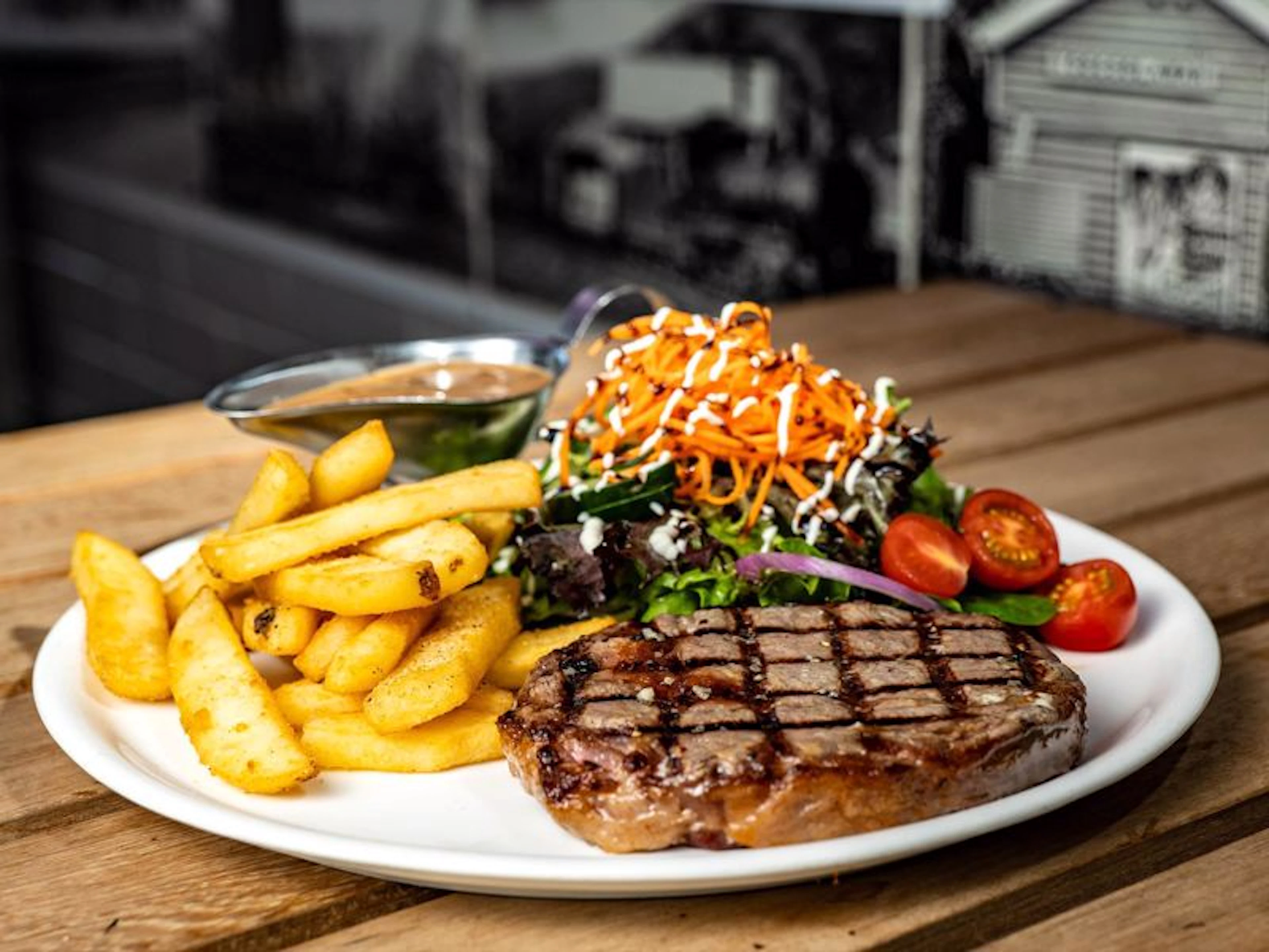 Esk Grand Hotel - Image 3