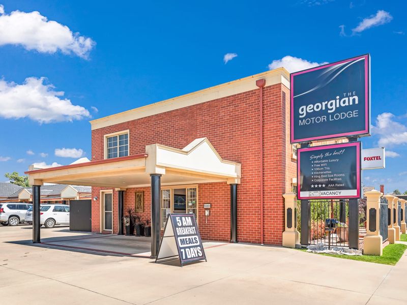 Georgian Motor Lodge - Image 2