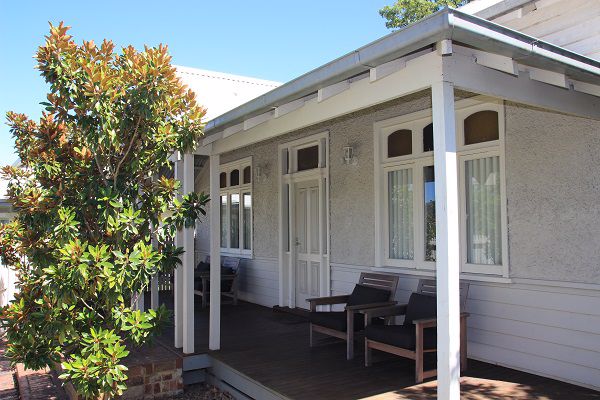 Healesville House - Magnolia House