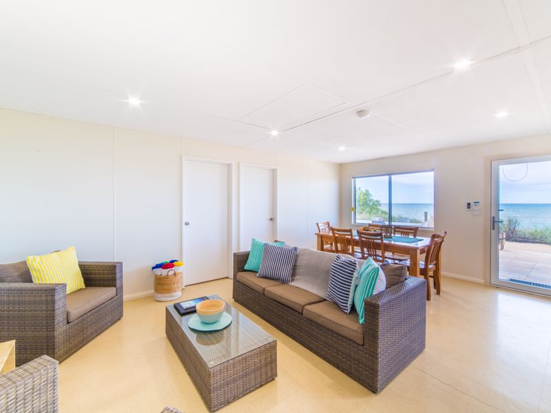 Islands Caravan Park - Image 2