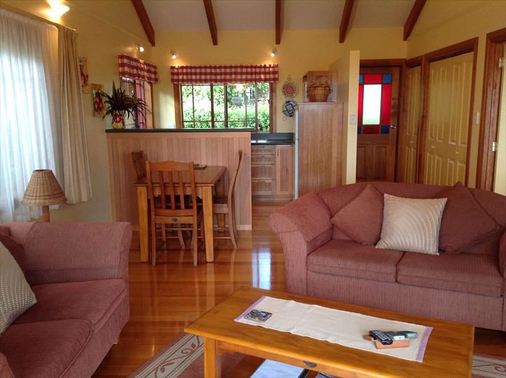Jacaranda Park Holiday Cottages in Norfolk Island — photo 1
