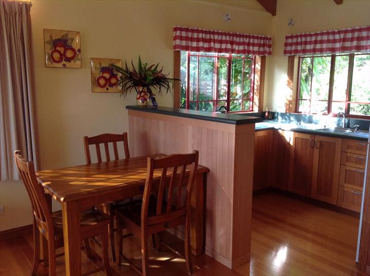 Jacaranda Park Holiday Cottages in Norfolk Island — photo 2