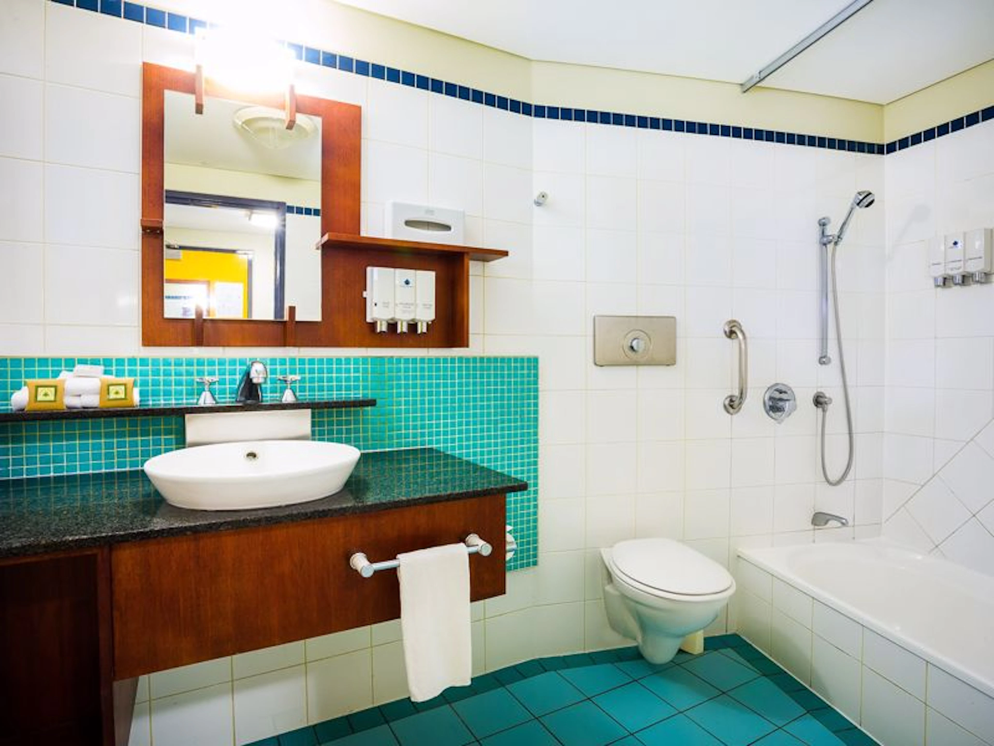 Kingfisher Bay Resort - Image 2