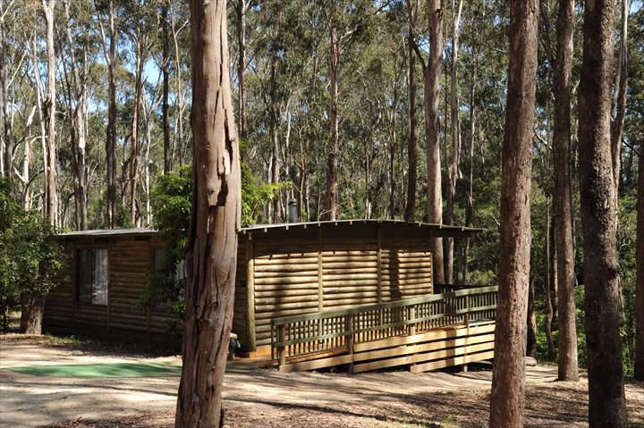 Lakes Entrance Log Cabins - Image 3