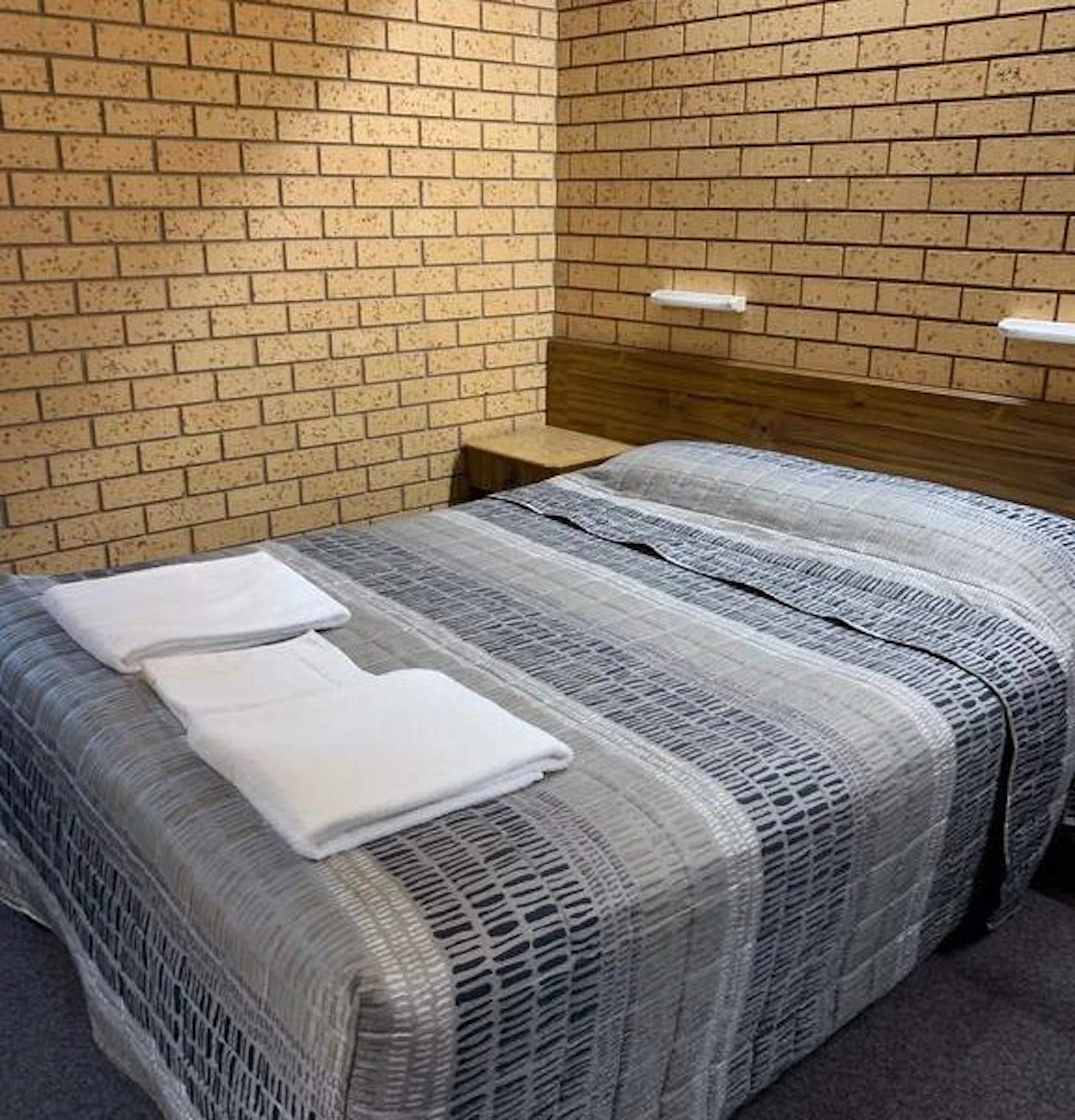 Lakeview Motel - Image 5