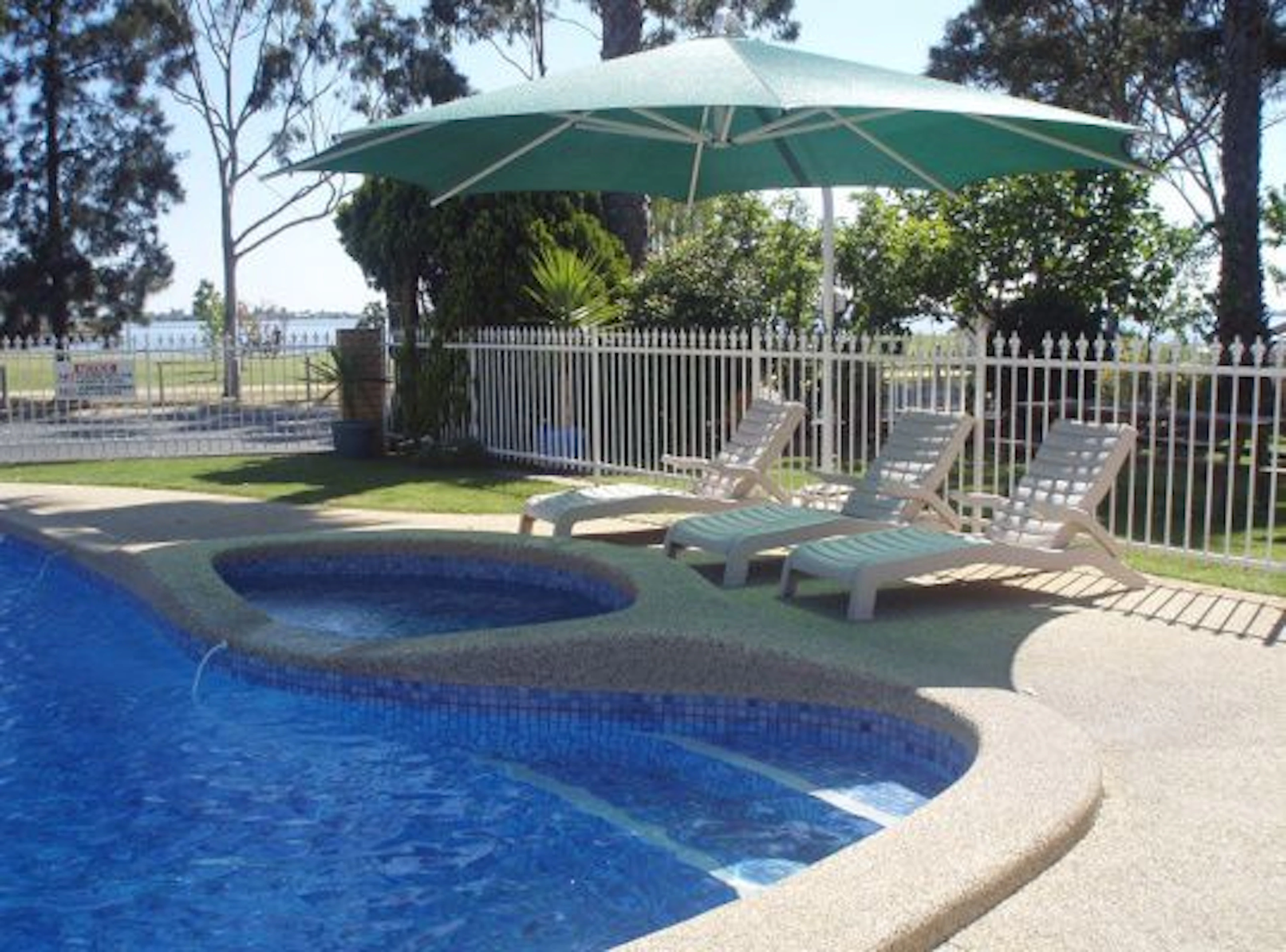 Lakeview Motel - Image 3