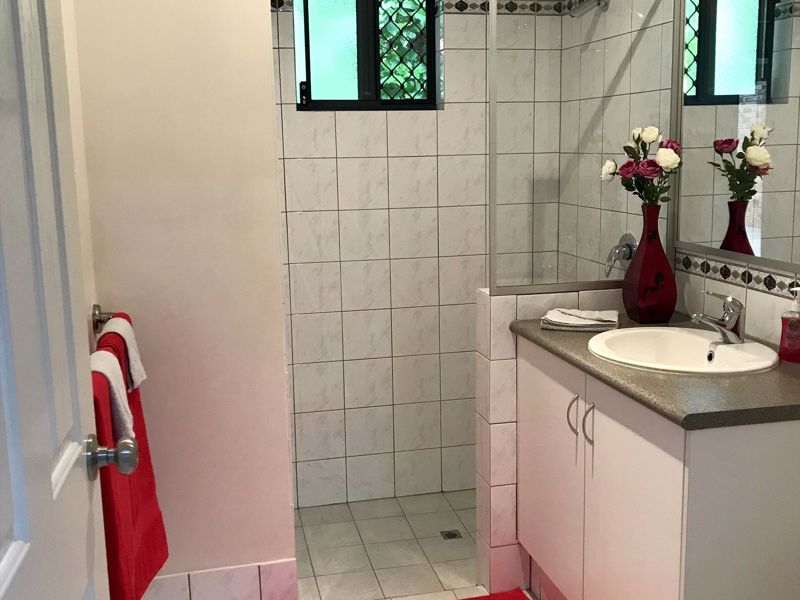 Little Shangri-La B & B - Image 4