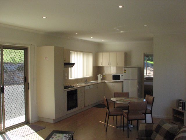 Lookout Holiday Units - Image 2