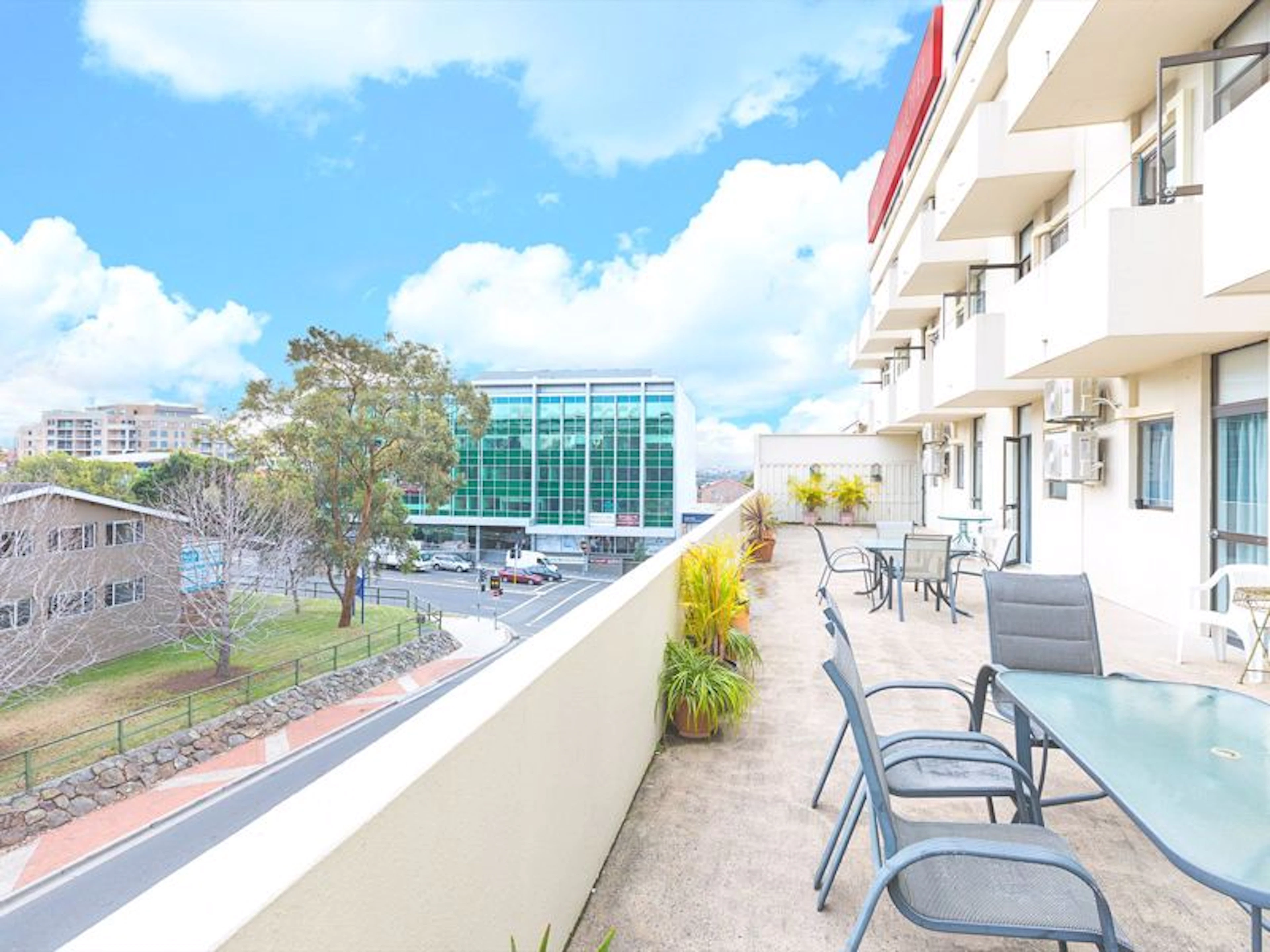 Metro Hotel Miranda - Image 4