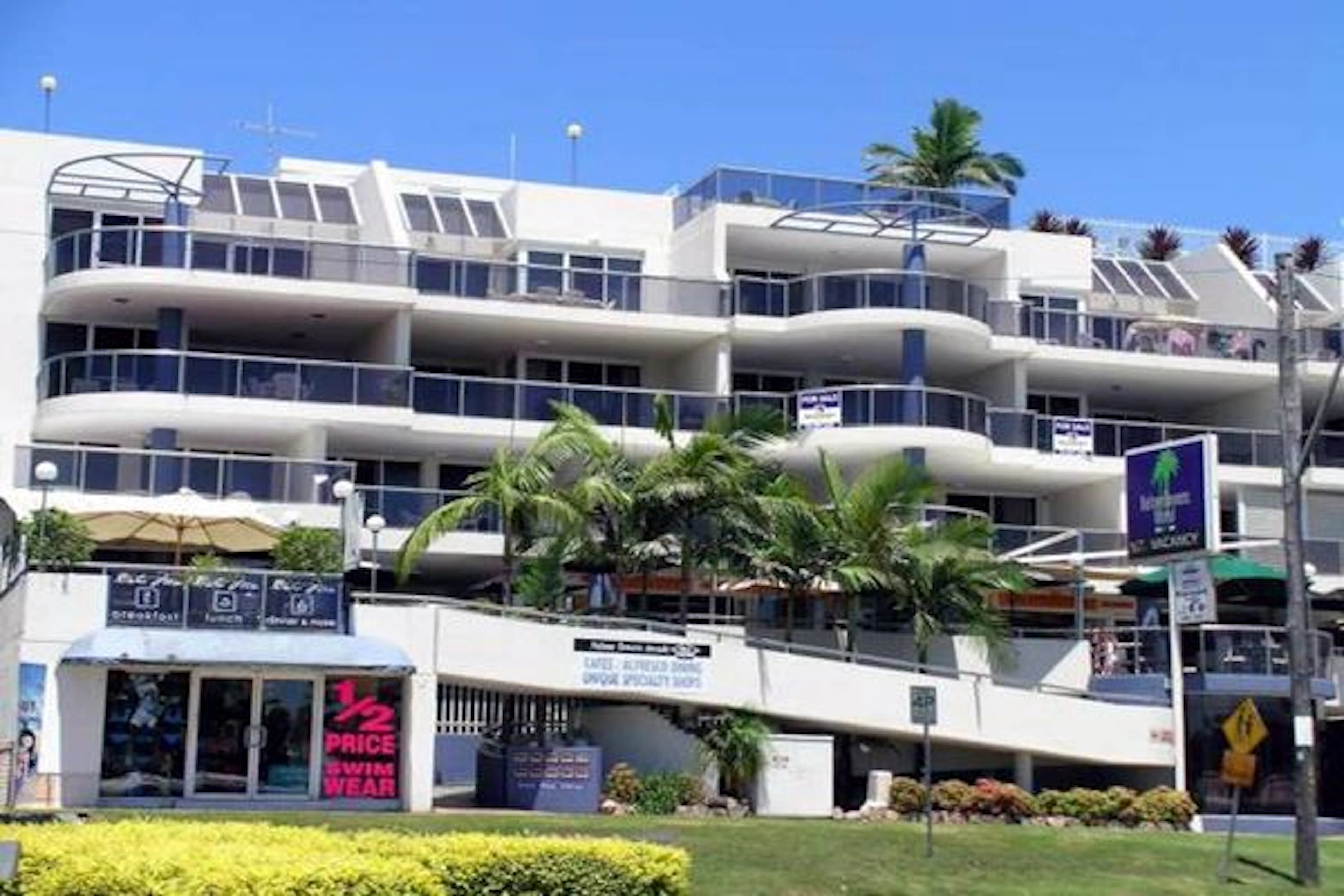 Nelson Towers Motel & Apartments - Image 2