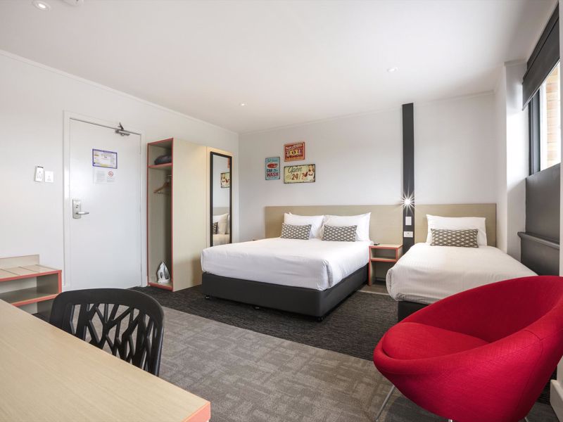 Nightcap at Camp Hill Hotel