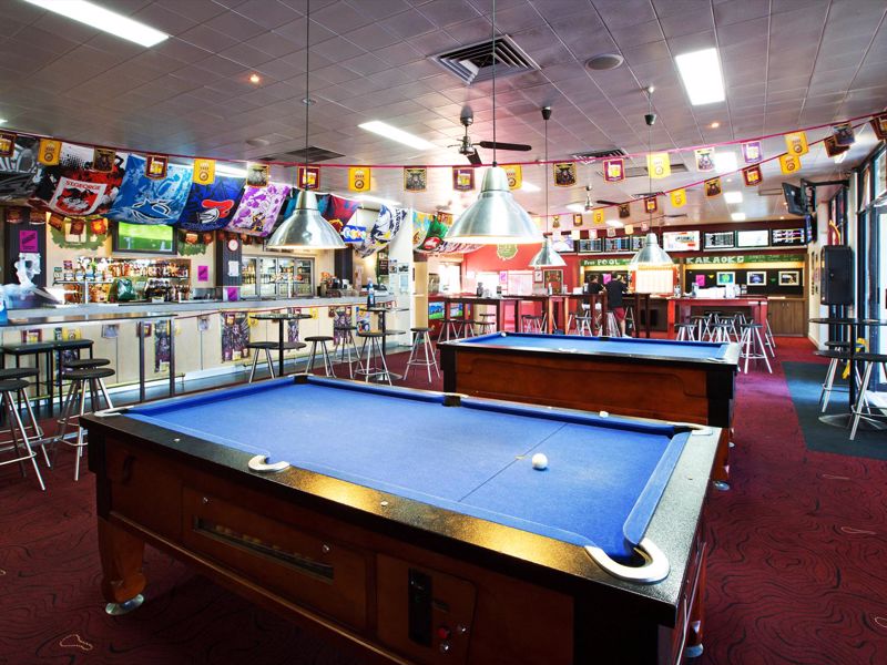 Nightcap at Camp Hill Hotel - Image 3