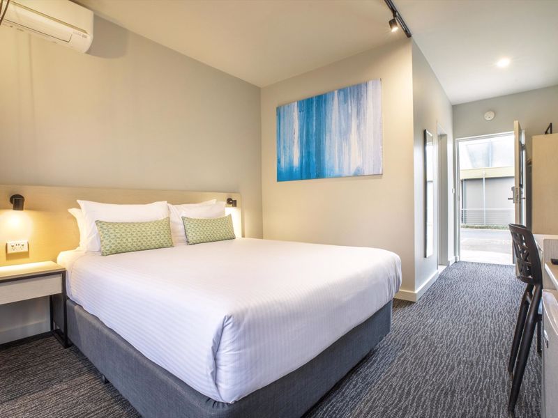 Nightcap at Excelsior Hotel