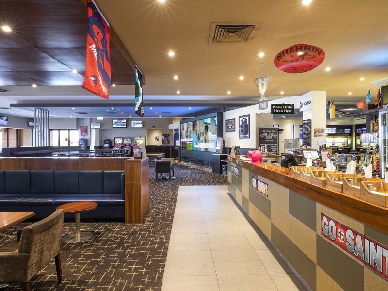 Nightcap at Excelsior Hotel - Image 4