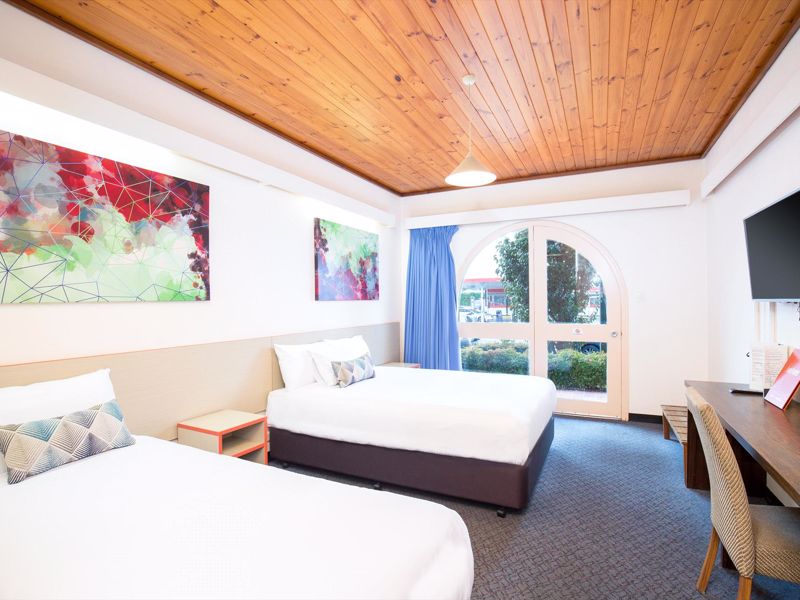 Nightcap at Federal Hotel Mt Gambier