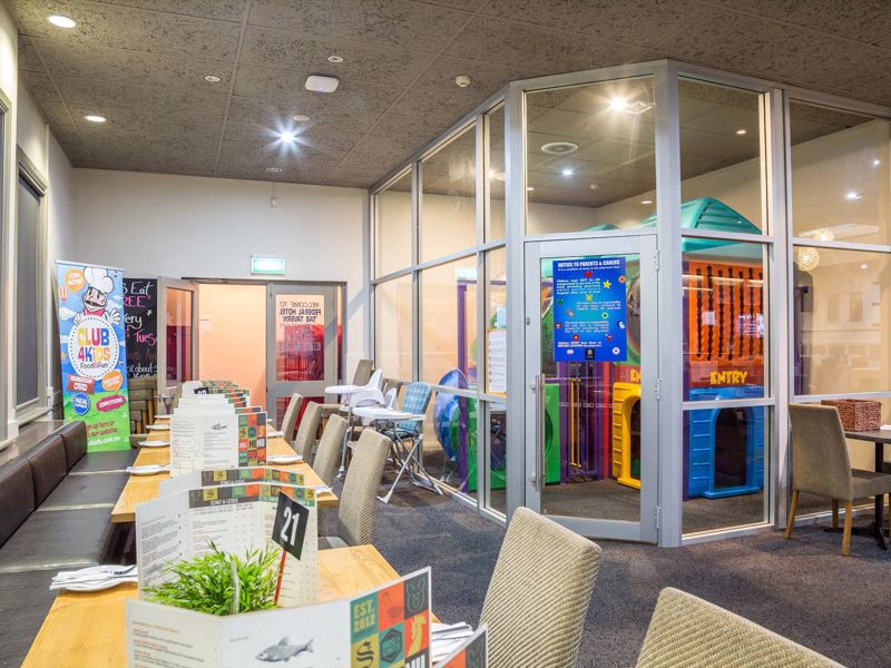 Nightcap at Federal Hotel Mt Gambier - Image 3