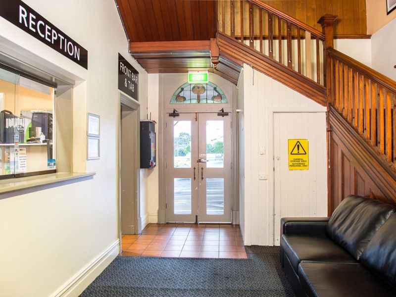 Nightcap at Federal Hotel Mt Gambier - Image 4