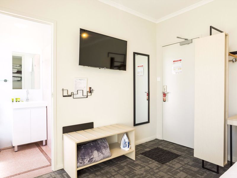 Nightcap at Finsbury Hotel - Image 2