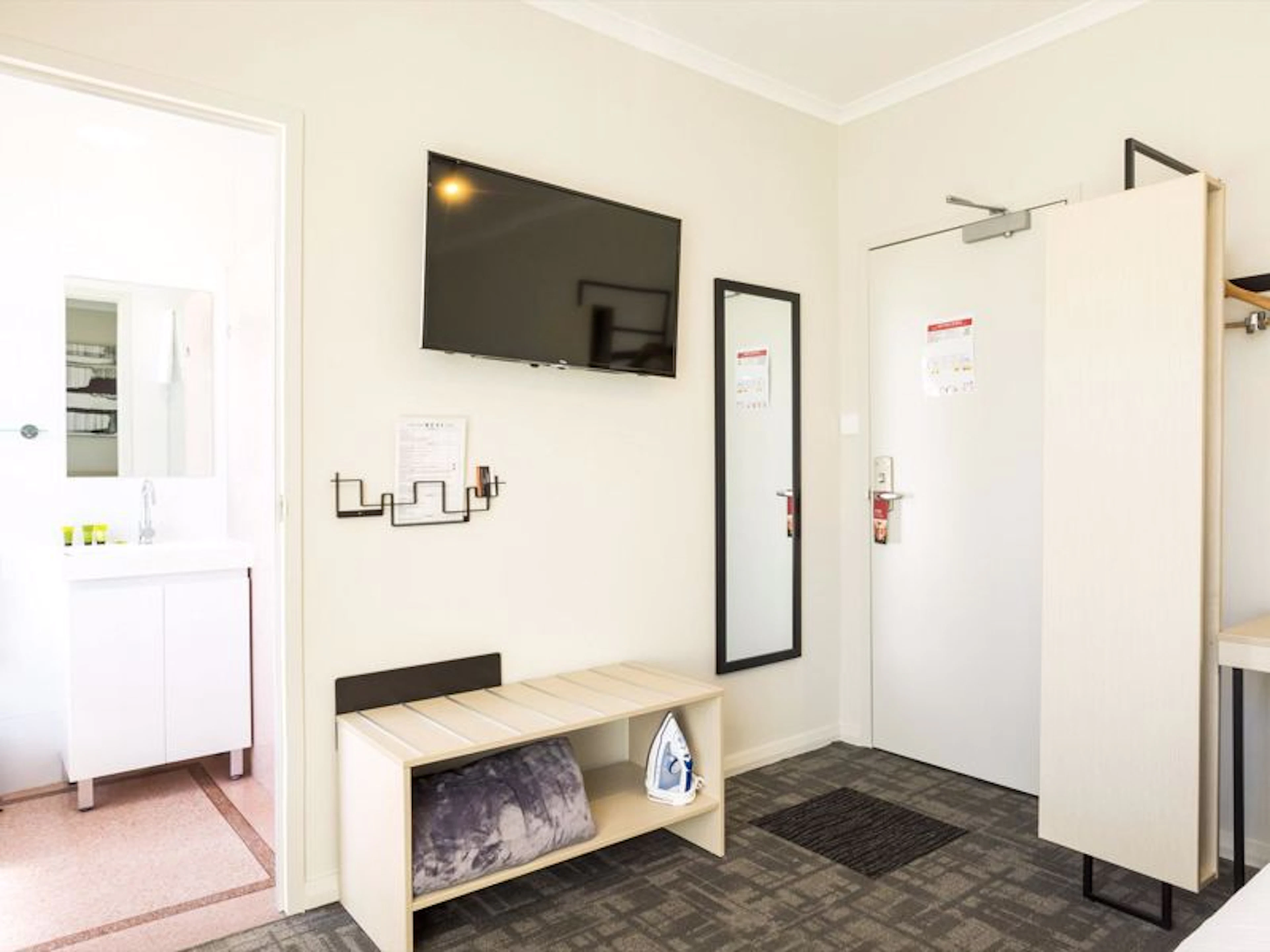 Nightcap at Finsbury Hotel - Image 2