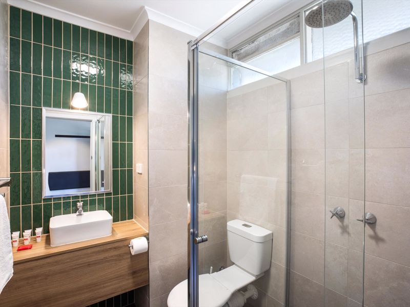 Nightcap at Morwell Hotel - Image 2