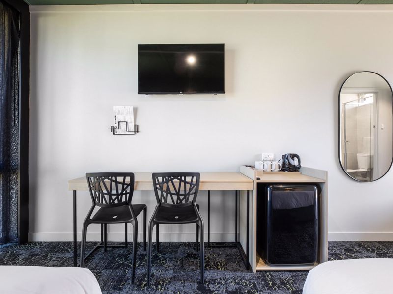 Nightcap at Morwell Hotel - Image 3