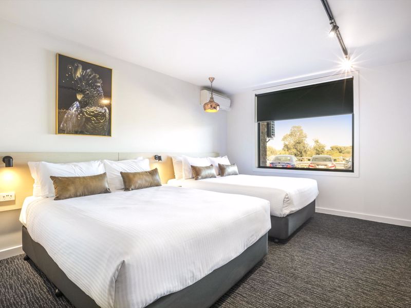 Nightcap at The Cheeky Squire