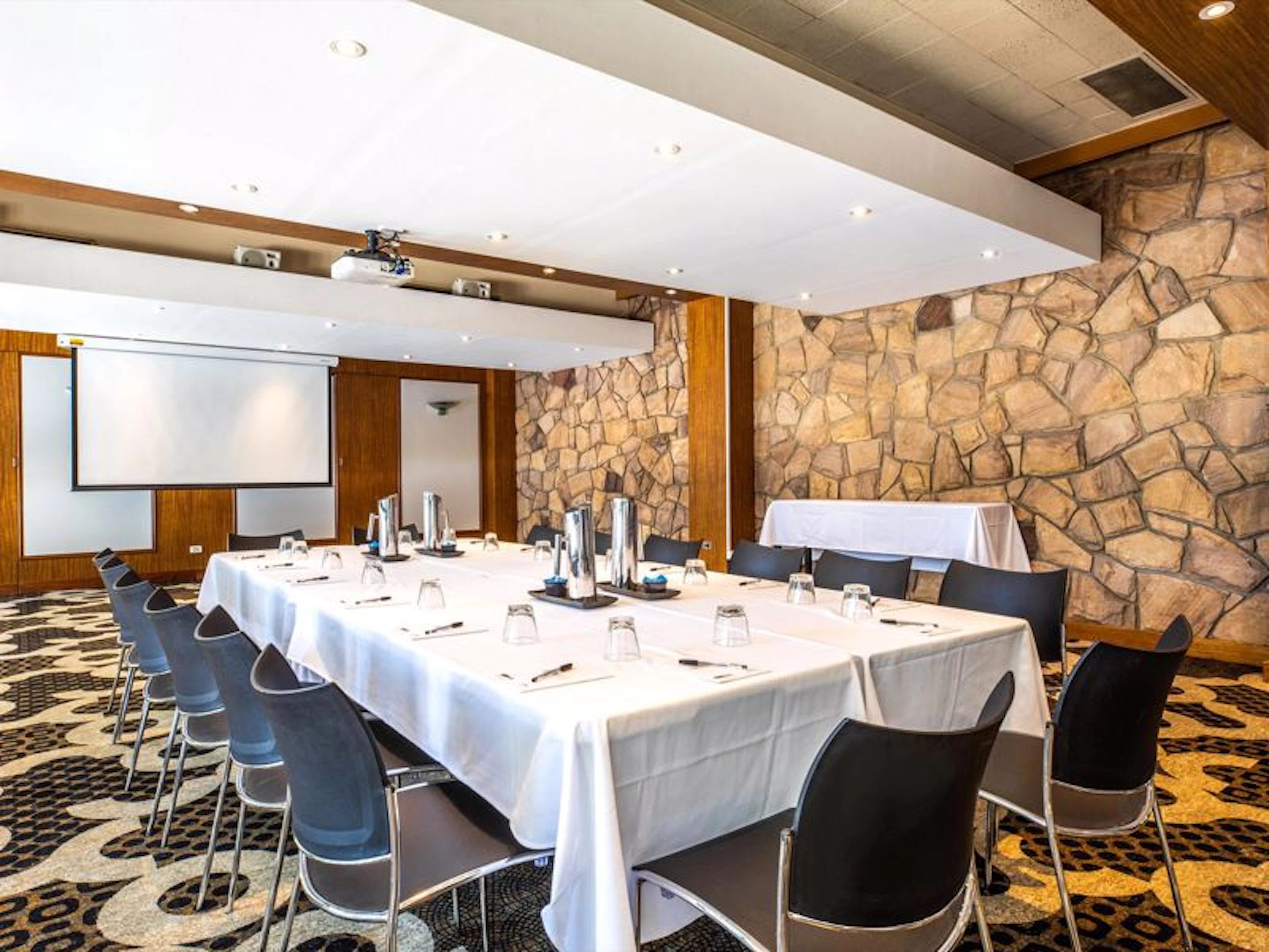 Nightcap at The Ranch Hotel - Image 5