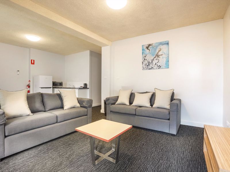 Nightcap at Waltzing Matilda Hotel - Image 2