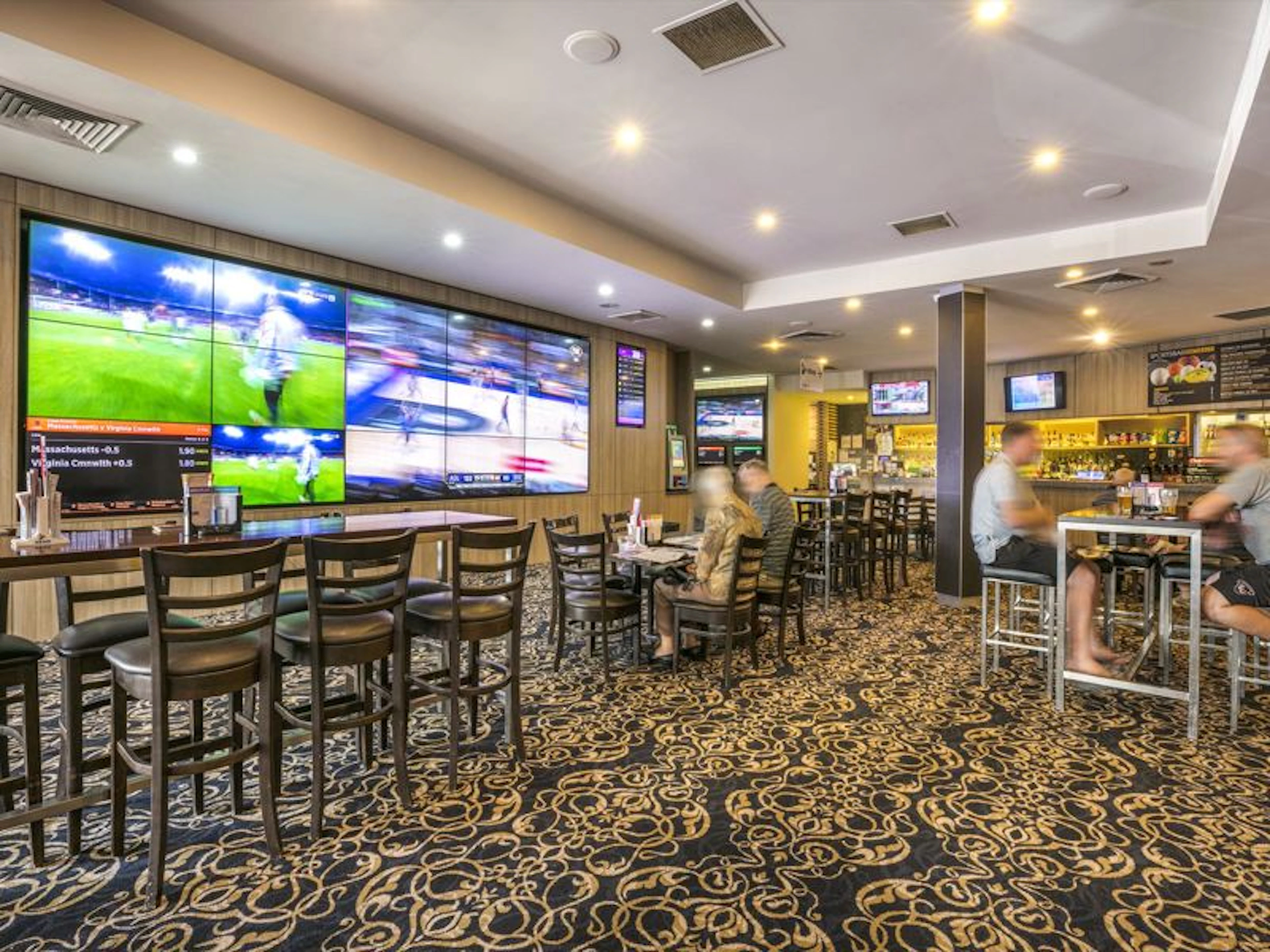 Nightcap at Waltzing Matilda Hotel - Image 3