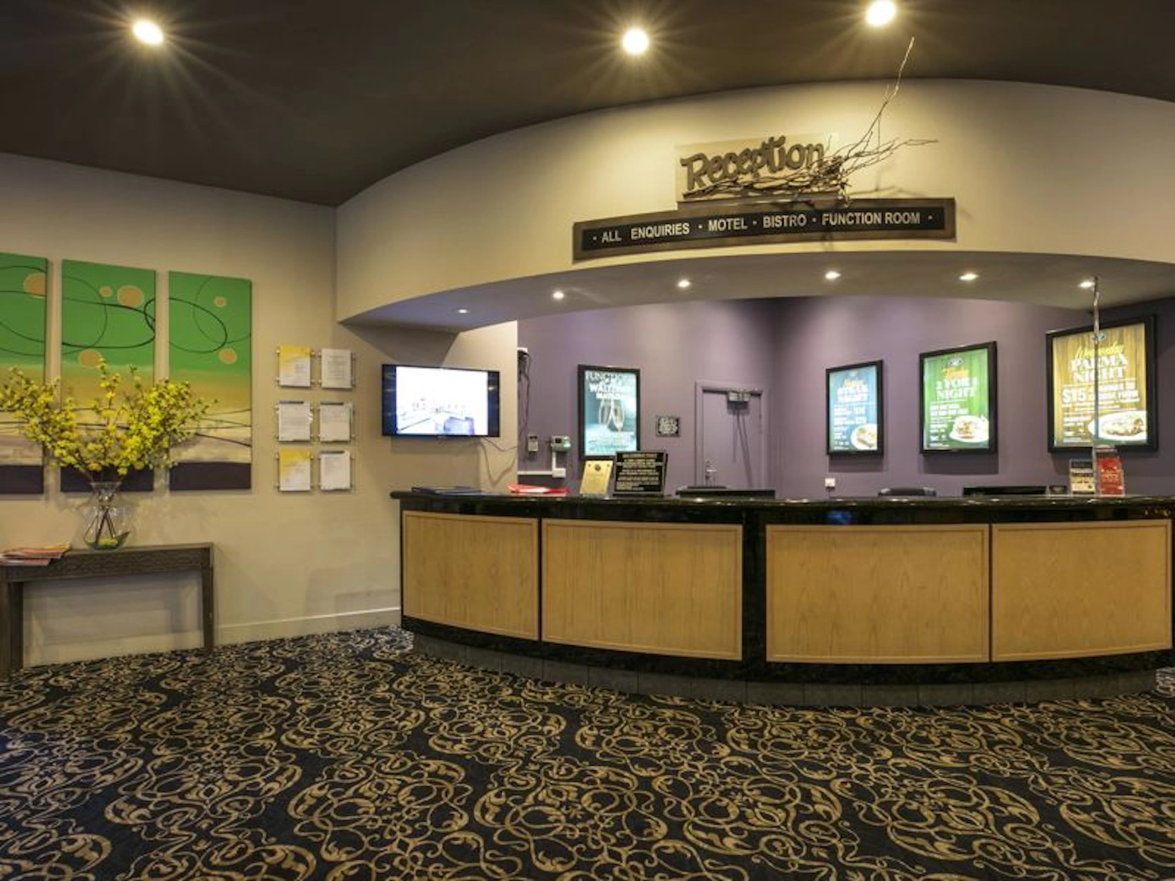 Nightcap at Waltzing Matilda Hotel - Image 4