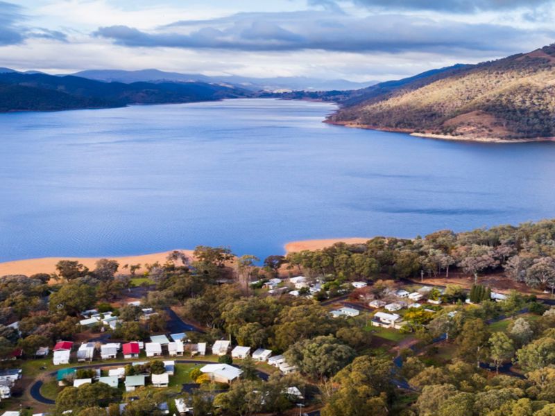 Reflections Burrinjuck Waters