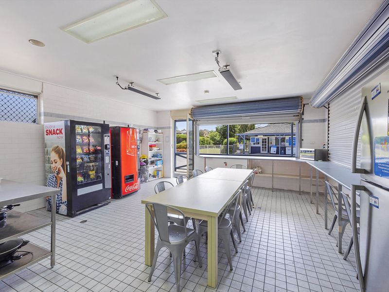 Reflections Hawks Nest - Image 4