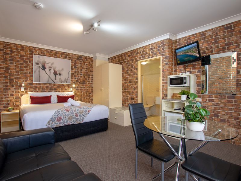 Richmond Motor Inn - Image 3